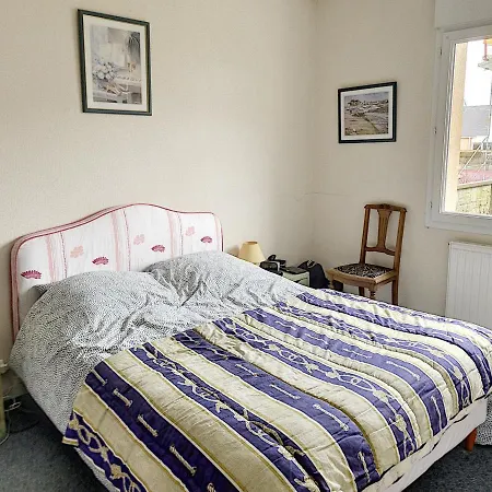 Maison De Avec Jardin Clos A 250m Des Commerces Et Proche De La Mer - Fr-1-361-358 *