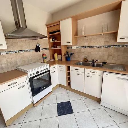 Maison De Avec Jardin Clos A 250m Des Commerces Et Proche De La Mer - Fr-1-361-358 Holiday home *