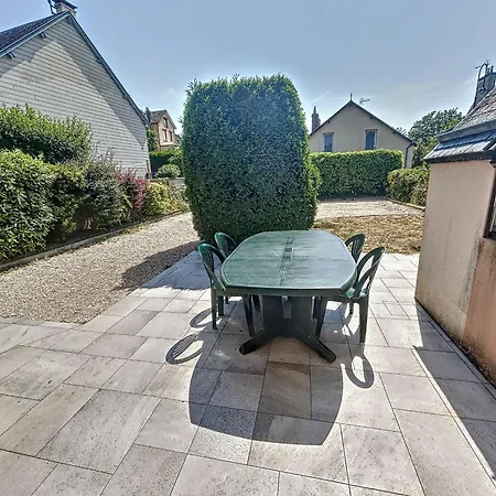 Maison De Avec Jardin Clos A 250m Des Commerces Et Proche De La Mer - Fr-1-361-358 *