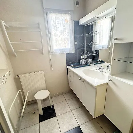 Holiday home Maison De Avec Jardin Clos A 250m Des Commerces Et Proche De La Mer - Fr-1-361-358