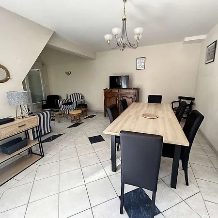 Holiday home Maison De Avec Jardin Clos A 250m Des Commerces Et Proche De La Mer - Fr-1-361-358 Saint-Pair-sur-Mer