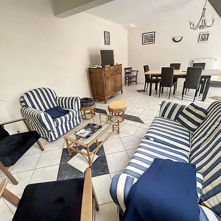 Maison De Avec Jardin Clos A 250m Des Commerces Et Proche De La Mer - Fr-1-361-358