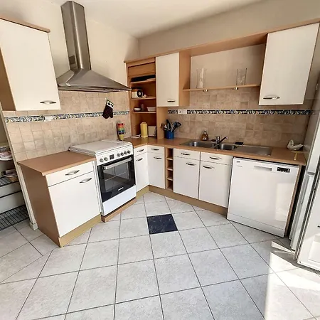 Maison De Avec Jardin Clos A 250m Des Commerces Et Proche De La Mer - Fr-1-361-358 Holiday home Saint-Pair-sur-Mer