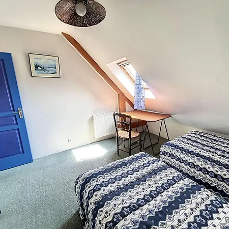 Maison De Avec Jardin Clos A 250m Des Commerces Et Proche De La Mer - Fr-1-361-358 *